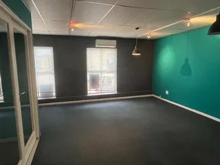 480m2 two storey office unit to let in Woodbridge Business Park