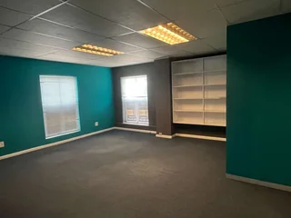 480m2 two storey office unit to let in Woodbridge Business Park