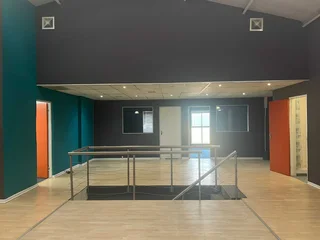 480m2 two storey office unit to let in Woodbridge Business Park