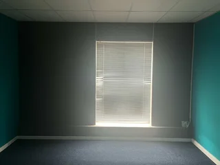 480m2 two storey office unit to let in Woodbridge Business Park