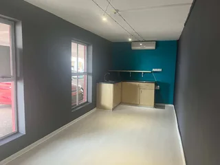 480m2 two storey office unit to let in Woodbridge Business Park