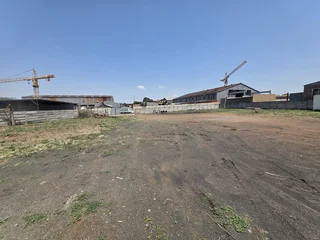 Yard available To Let in Elandsfontein!