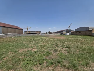 Yard available To Let in Elandsfontein!