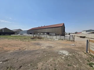 Yard available To Let in Elandsfontein!