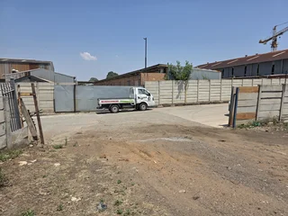Yard available To Let in Elandsfontein!