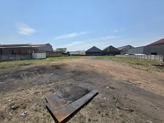 Yard available To Let in Elandsfontein!