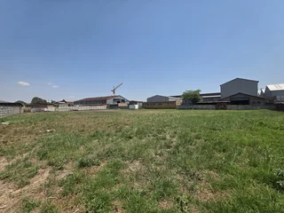 Yard available To Let in Elandsfontein!