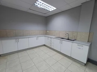 185 sqm office to let Southdowns Office Park, Irene Centurion