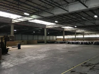 10 000m2 Warehouse Mobeni