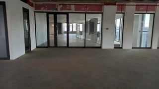 951 Square Meter third Floor White Box Office to let