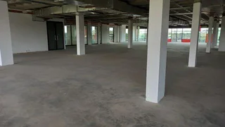 951 Square Meter third Floor White Box Office to let