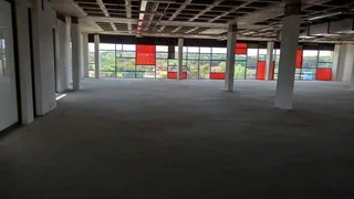 951 Square Meter third Floor White Box Office to let