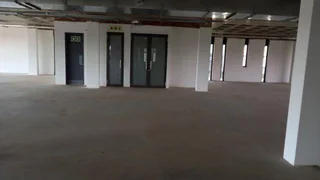 951 Square Meter third Floor White Box Office to let