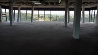 951 Square Meter third Floor White Box Office to let