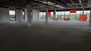 951 Square Meter third Floor White Box Office to let