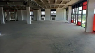 951 Square Meter third Floor White Box Office to let