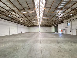 1526 m² Industrial Warehouse TO RENT in a secure park in Montague Gardens | Swindon Property