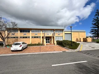 1526 m² Industrial Warehouse TO RENT in a secure park in Montague Gardens | Swindon Property