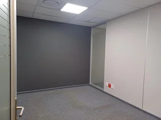 690 Sqm office to let - Irene Centurion