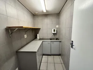 1526 m² Industrial Warehouse TO RENT in a secure park in Montague Gardens | Swindon Property