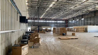 Incredible 2000sqm warehouse availbale