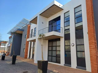 300 Sqm first floor office to let in Highveld Centurion
