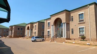 Cambridge Office Park, 175 Square meter first floor office to let