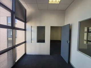 300 Sqm first floor office to let in Highveld Centurion
