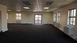 Cambridge Office Park, 175 Square meter first floor office to let