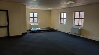 Cambridge Office Park, 175 Square meter first floor office to let