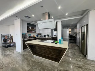 Luxurious 333 sqm Penthouse Garden Corner Apartment For Sale