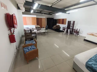 OFFICE/RETAIL TO LET