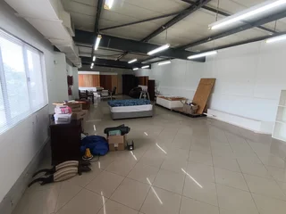 OFFICE/RETAIL TO LET