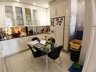 Luxury Living in Musgrave...