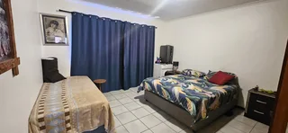 Charming 2-Bedroom Apartment with Scenic Views – Oakdale, Bellville