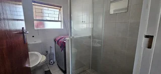 Charming 2-Bedroom Apartment with Scenic Views – Oakdale, Bellville