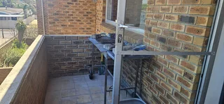 Charming 2-Bedroom Apartment with Scenic Views – Oakdale, Bellville