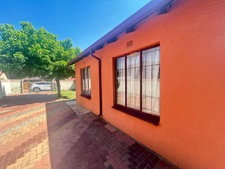 Neat 2-Bedroom Home with Business Potential – Vosloorus Ext 10