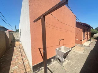 Neat 2-Bedroom Home with Business Potential – Vosloorus Ext 10