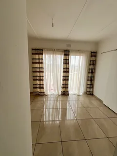 Spacious 2-bedroom And 1-bathroom Apartment In Bosmont. Includes Water and WiFi