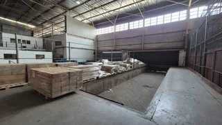 High-Exposure 8,558sqm Logistics Warehouse with 500 Amps Power &amp; Dock-Level Loading