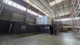 High-Exposure 8,558sqm Logistics Warehouse with 500 Amps Power &amp; Dock-Level Loading