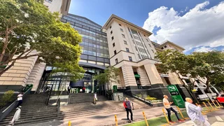 2083 sqm Office to let in Sandton