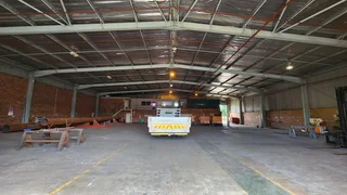 Well Positioned 1,344m² Standalone Warehouse with Offices in Springfield | Swindon Property