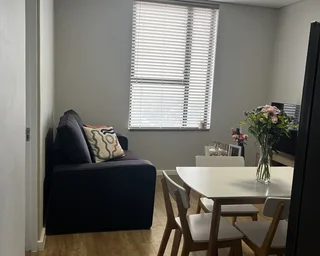 Stylish Modern 1-bedroom And 1-bathroom Apartment: Contemporary Comfort And Prime Location