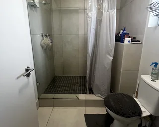 Stylish Modern 1-bedroom And 1-bathroom Apartment: Contemporary Comfort And Prime Location