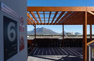 Stylish Modern 1-bedroom And 1-bathroom Apartment: Contemporary Comfort And Prime Location