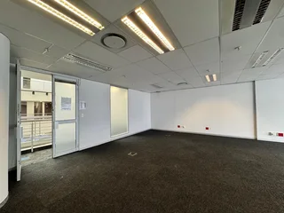153 sqm Office to Let in Sandton