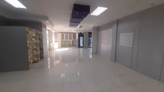 RETAIL UNIT AT THE SQUARE