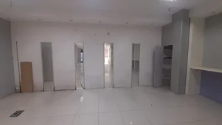 RETAIL UNIT AT THE SQUARE